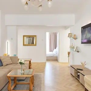 20 Centre Apartment